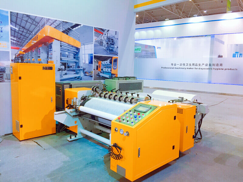 Non woven fabric slitting machine