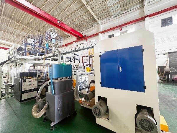 Low GSM PE non-breathable film machine